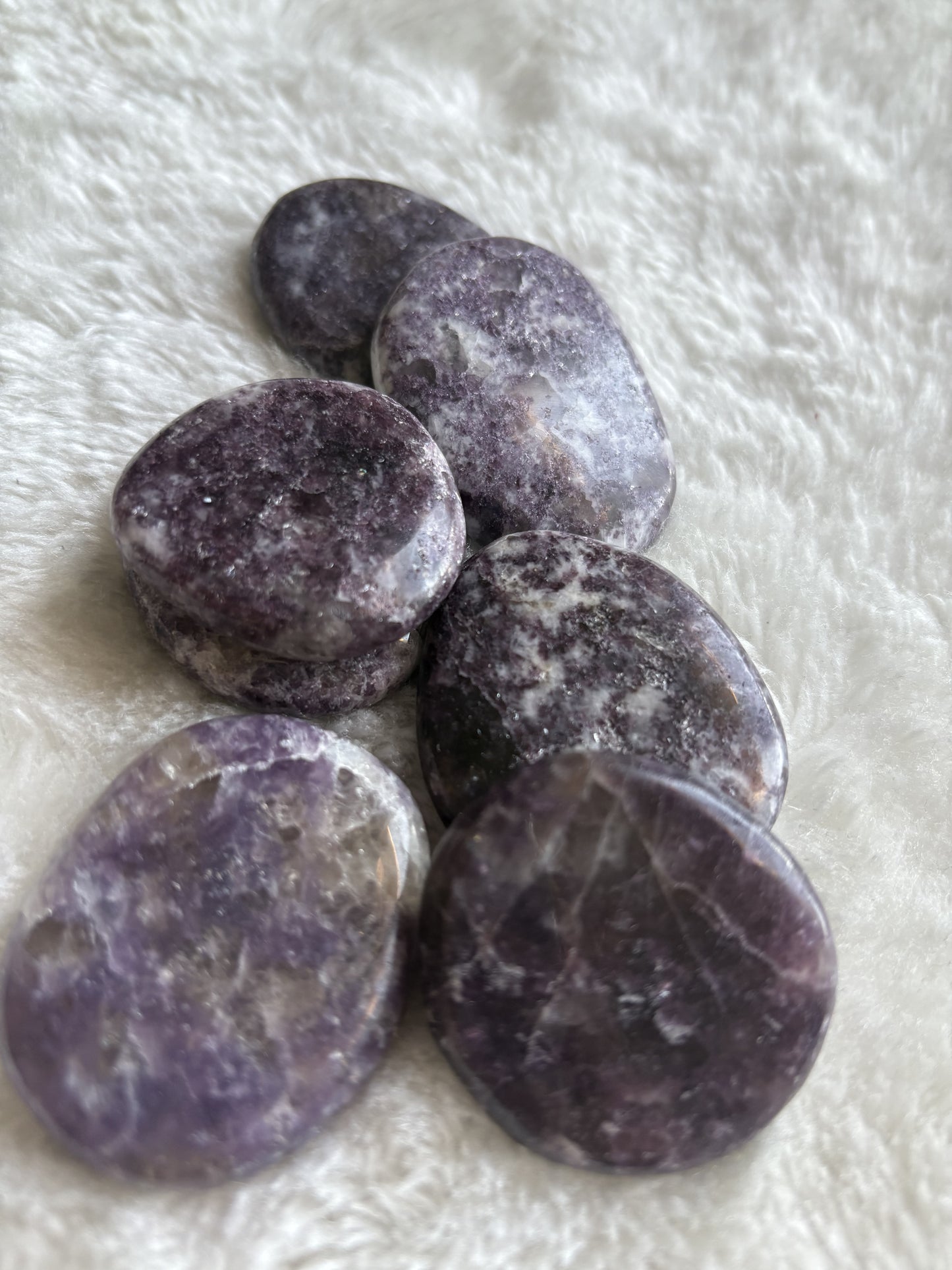 Galet Lépidolite